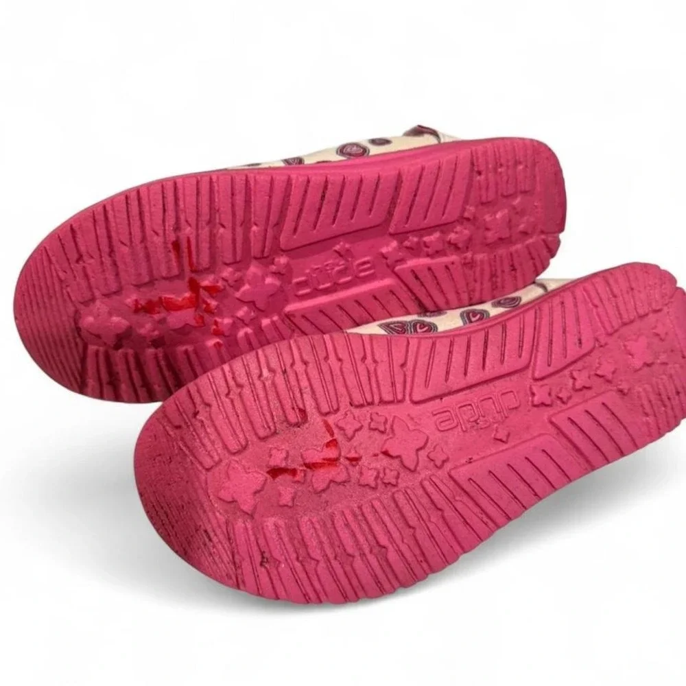 Hey Dudes Hearts Valentines‎ White/Pink Slip on Shoes Youth 3/Ladies 4